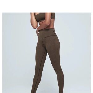 ALO Yoga High-Waisted Brown Ribbed Leggings